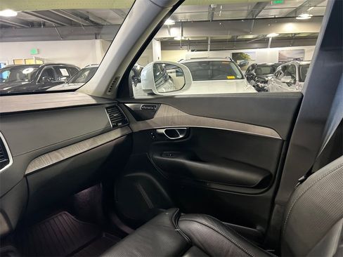 Certified 2022 Volvo XC90 T6 Inscription w/ Climate Package image 25