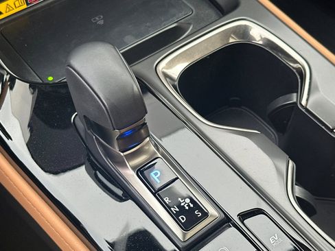 Used 2025 Lexus NX 350h AWD w/ Premium Package image 18