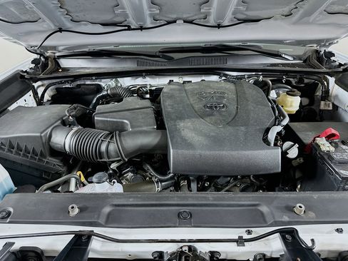 Used 2022 Toyota Tacoma SR5 image 31