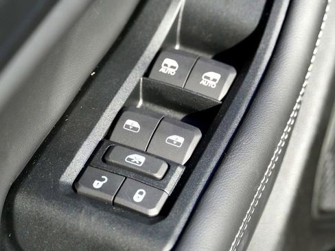 New 2025 Jeep Grand Cherokee L Altitude image 23