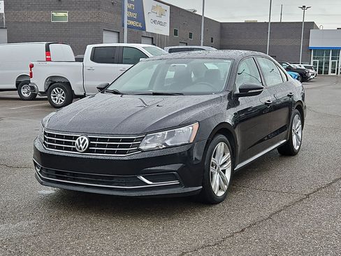 Used 2019 Volkswagen Passat 2.0T Wolfsburg image 8