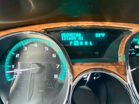 Used 2012 Buick Enclave Premium image 52