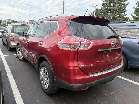Used 2016 Nissan Rogue S w/ Appearance Package AWD/4WD image 2