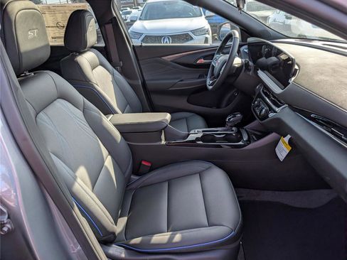 New 2026 Buick Envista Sport Touring FWD image 8