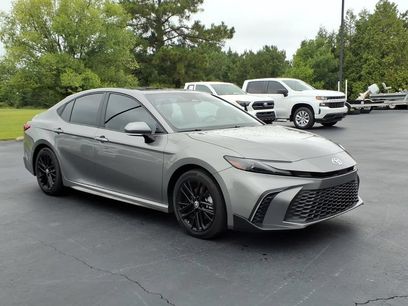 Used 2025 Toyota Camry SE w/ Multimedia Upgrade Package