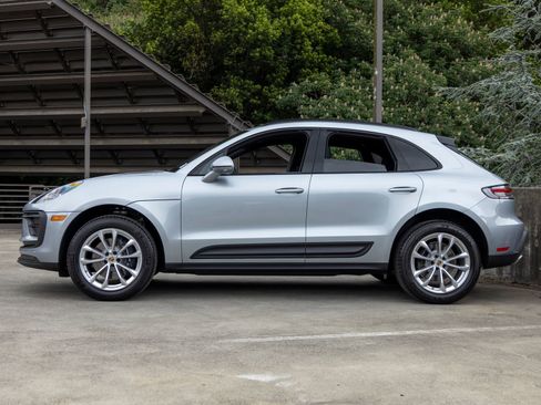 New 2026 Porsche Macan AWD/4WD image 2