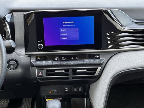 Used 2025 Toyota Camry LE image 12