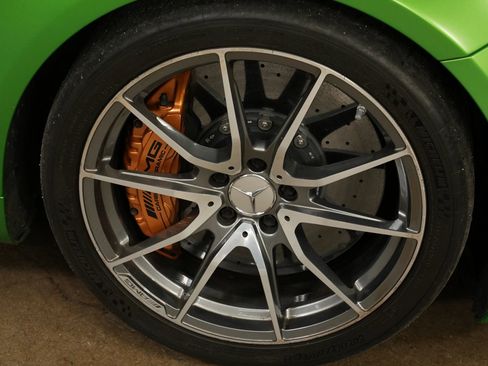 Used 2018 Mercedes-Benz AMG GT R image 4