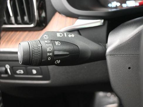 Used 2019 Volvo XC60 T8 Inscription w/ Advanced Package image 17