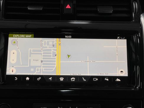 Used 2018 Land Rover Discovery HSE AWD/4WD image 10