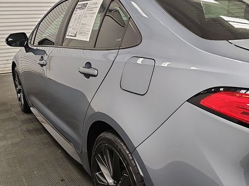 Used 2023 Toyota Corolla SE w/ SE Premium Package FWD image 7