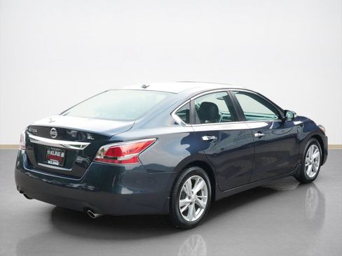 Used 2015 Nissan Altima 2.5 SL w/ Technology Package FWD image 3