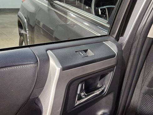 Used 2022 Toyota 4Runner SR5 RWD image 33