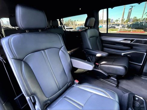 Used 2024 Jeep Wagoneer L Series II w/ Convenience Group I image 27