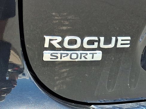 Used 2019 Nissan Rogue Sport SV AWD/4WD image 30