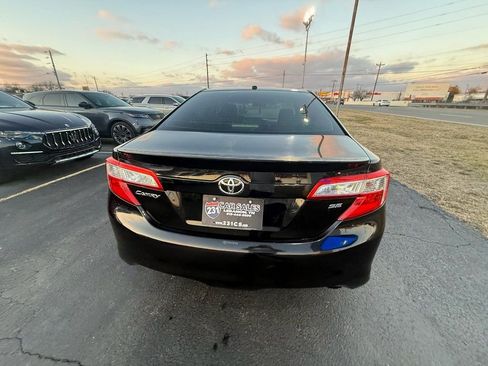 Used 2012 Toyota Camry SE image 4