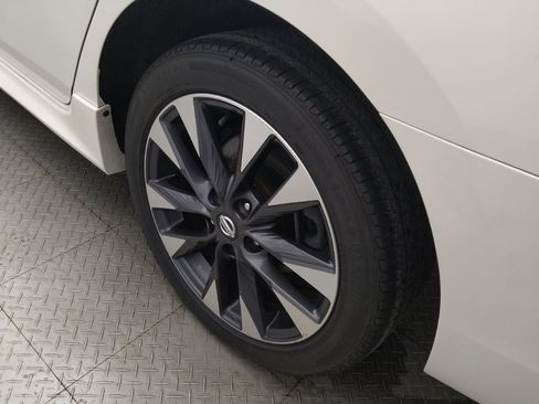 Used 2017 Nissan Sentra SR Turbo FWD image 31