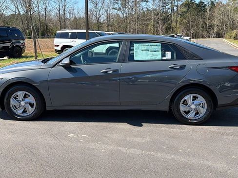 New 2026 Hyundai Elantra SE image 9