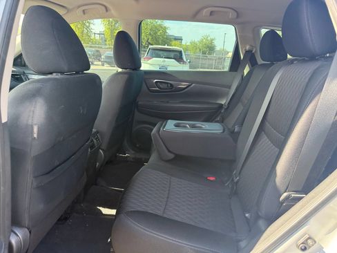 Used 2019 Nissan Rogue S FWD image 10