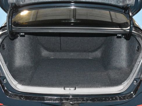 Used 2022 Honda Accord Touring image 31