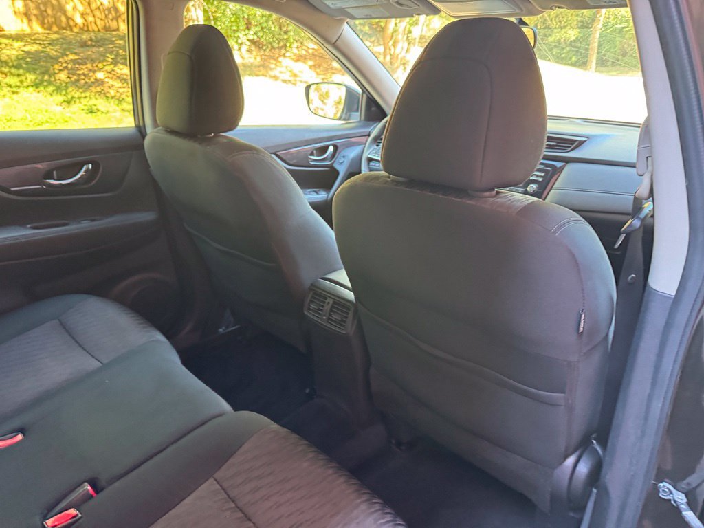 Used 2017 Nissan Rogue SV AWD/4WD image 23