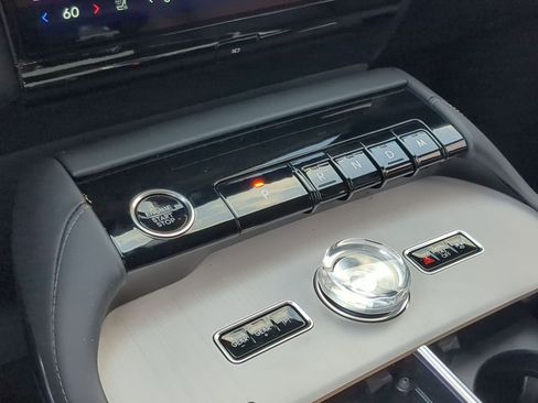 New 2026 Lincoln Navigator Premiere image 19