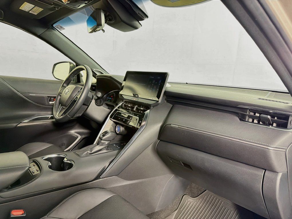 Used 2022 Toyota Venza Limited w/ Advanced Technology Package AWD/4WD image 31