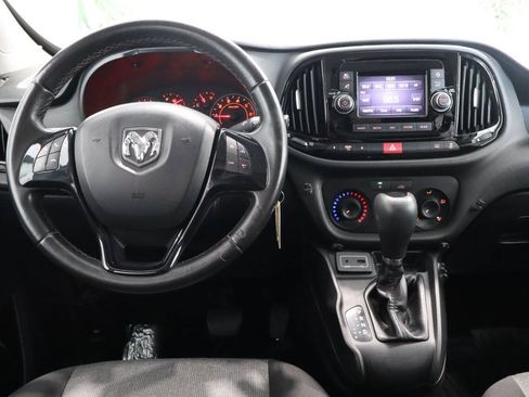 Used 2019 RAM ProMaster City Tradesman SLT FWD image 9