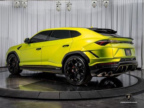 Used 2023 Lamborghini Urus Performante AWD/4WD image 15