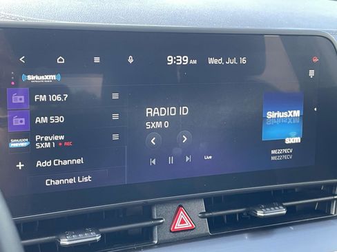 Used 2023 Kia Sportage EX image 2