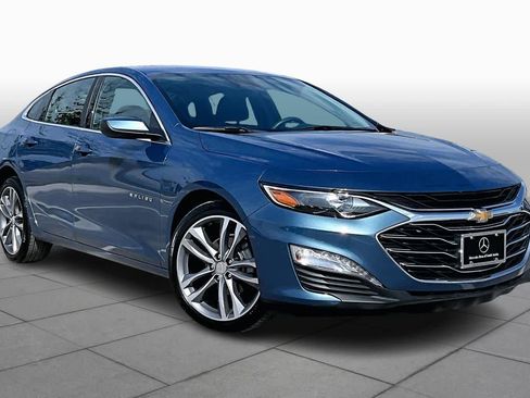 Used 2025 Chevrolet Malibu LT image 3