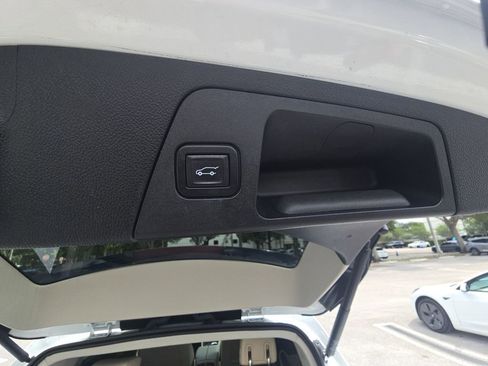 Used 2020 Buick Envision Essence FWD image 27