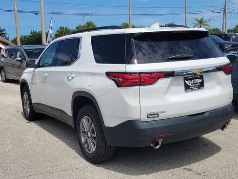 Used 2023 Chevrolet Traverse LT FWD image 3