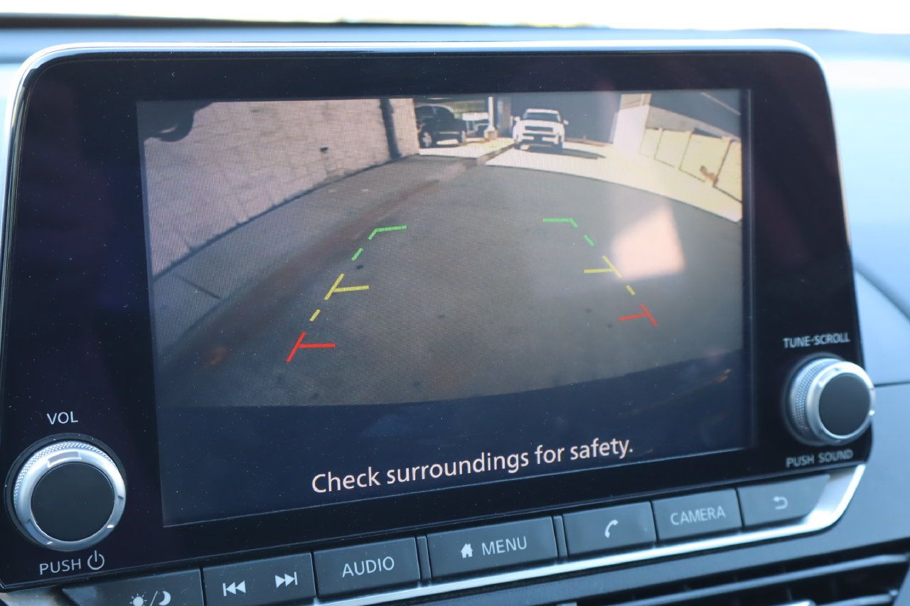 Used 2025 Nissan Altima 2.5 SV FWD image 7
