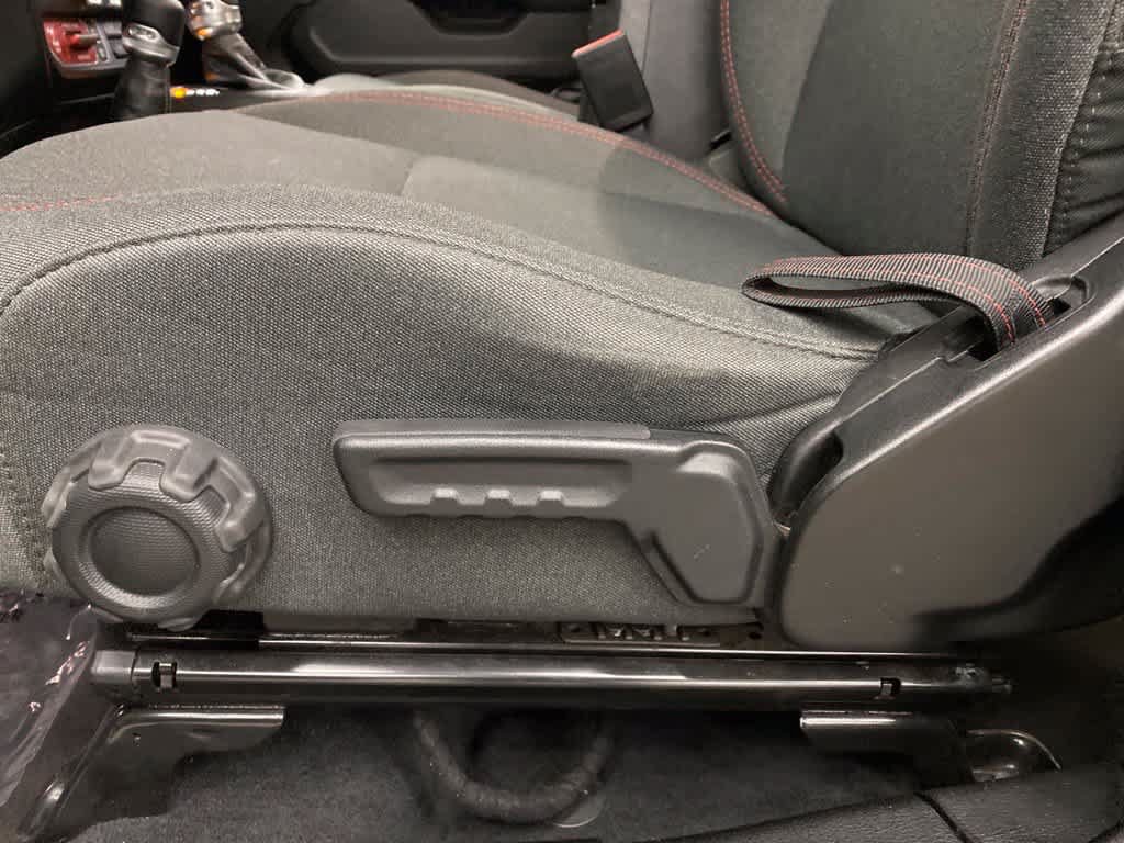 Used 2025 Jeep Wrangler Unlimited Rubicon AWD/4WD image 14
