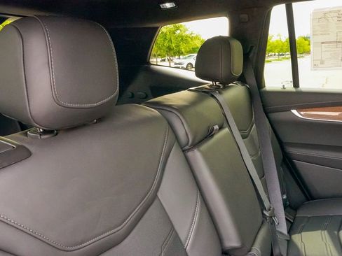 Certified 2025 Cadillac XT6 Premium Luxury w/ Platinum Package image 16