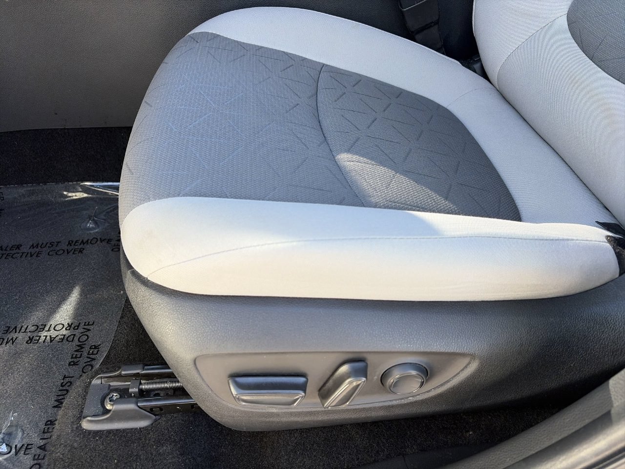 Used 2023 Toyota RAV4 XLE FWD image 19