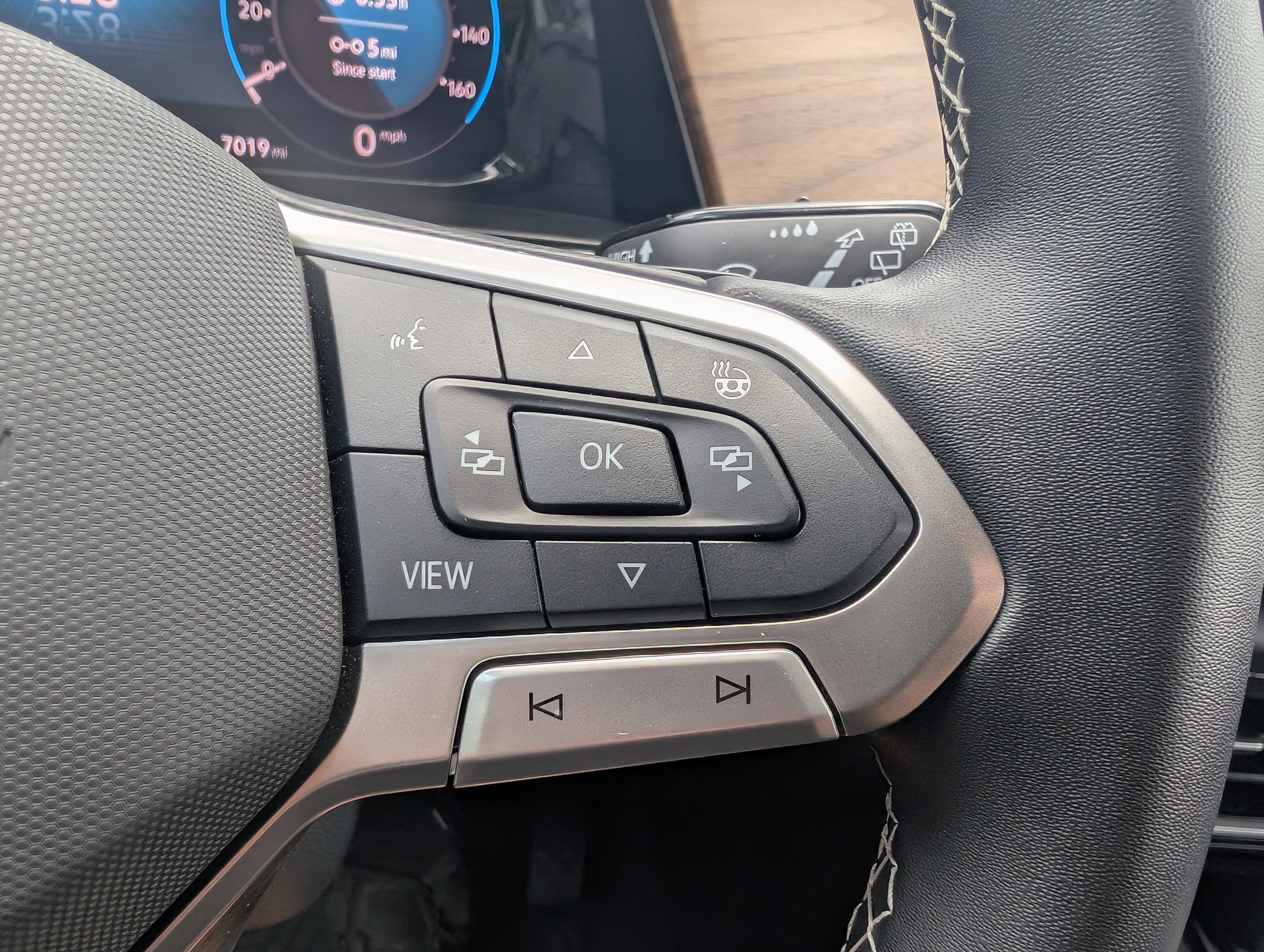 Used 2026 Volkswagen Atlas SE w/ Black Wheel Package FWD image 32