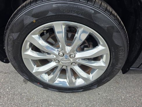 Used 2017 Chrysler 300 C w/ Light Group image 21