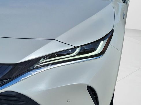 Used 2021 Toyota Venza Limited w/ Activity Package (TMS) image 17