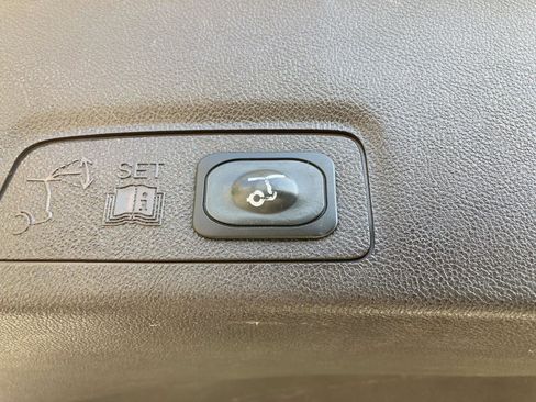 Used 2017 Lincoln MKC Reserve image 15