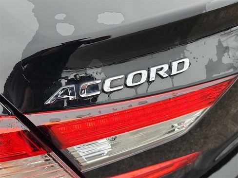 Used 2021 Honda Accord EX-L image 11