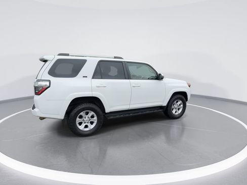 Used 2019 Toyota 4Runner SR5 AWD/4WD image 9