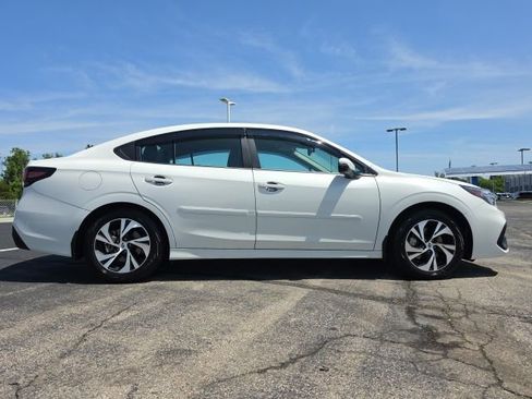 Used 2025 Subaru Legacy Premium AWD/4WD image 9