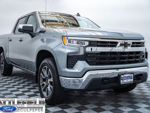 Used 2025 Chevrolet Silverado 1500 LT AWD/4WD image 1