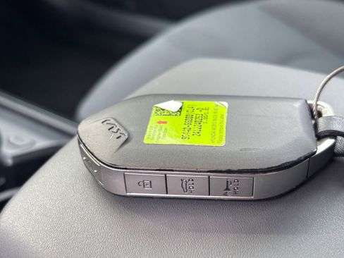 Used 2025 Kia K4 FWD image 21