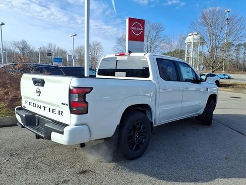 New 2026 Nissan Frontier SV w/ Tow Package AWD/4WD image 3
