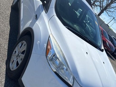 Used 2016 Ford Escape S image 3