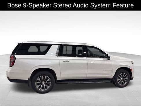 Used 2022 Chevrolet Suburban LT w/ Luxury Package image 9