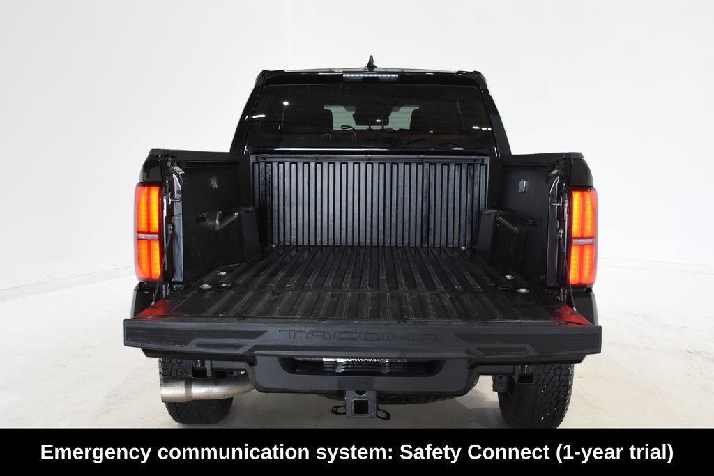 Used 2025 Toyota Tacoma TRD Off-Road AWD/4WD image 9